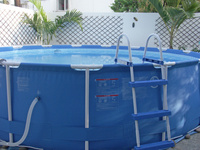 Réparer une fuite sur une piscine autoportante 