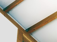 Isolation d’un sol ou d’un plafond avec des panneaux composites