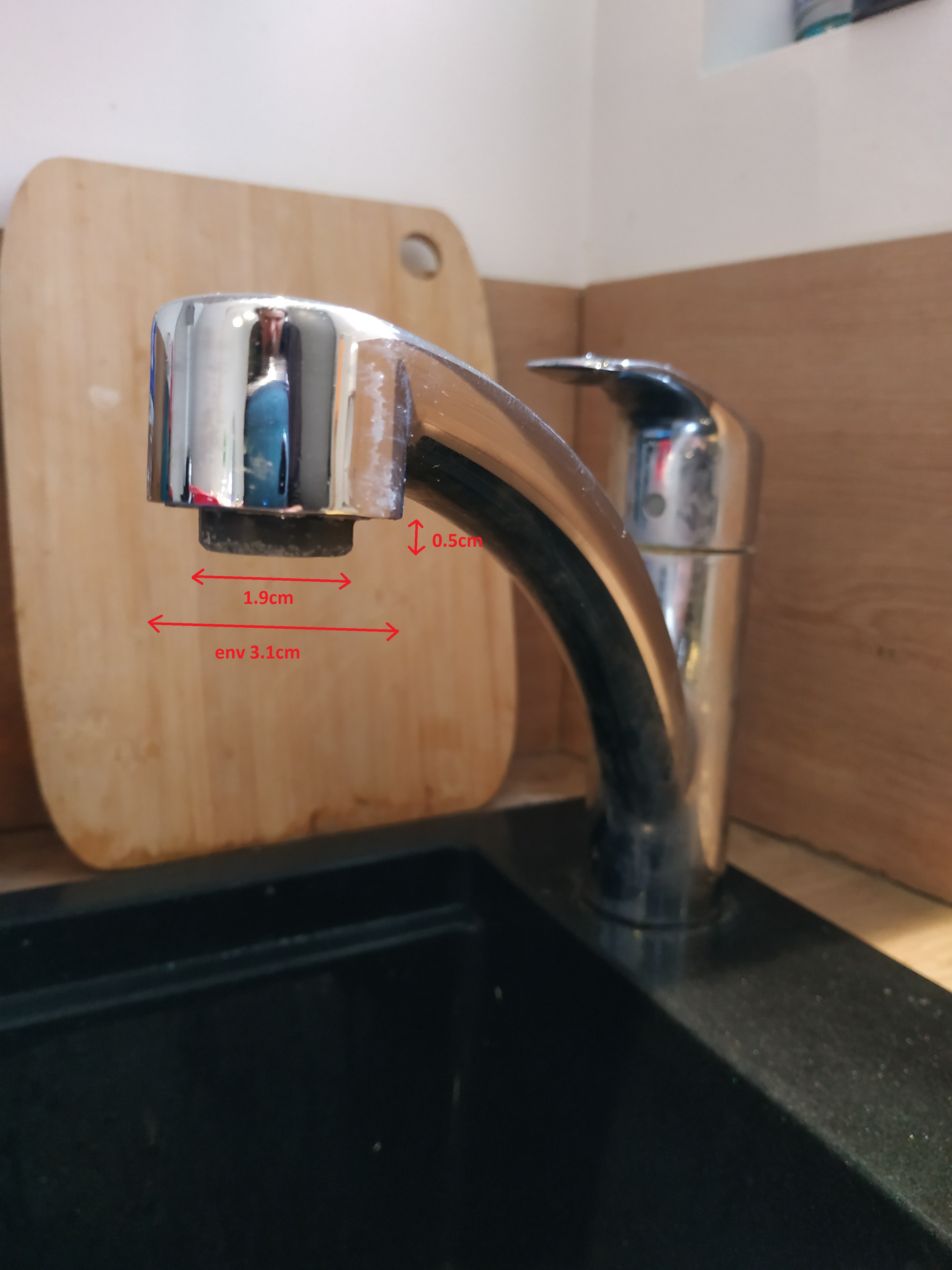 Brancher tuyau d'arrosage sur robinet cuisine non fileté